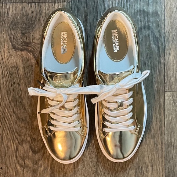 NWT Michael Kors pale metallic gold snakeskin heel lace up platform sneakers! - Picture 14 of 15